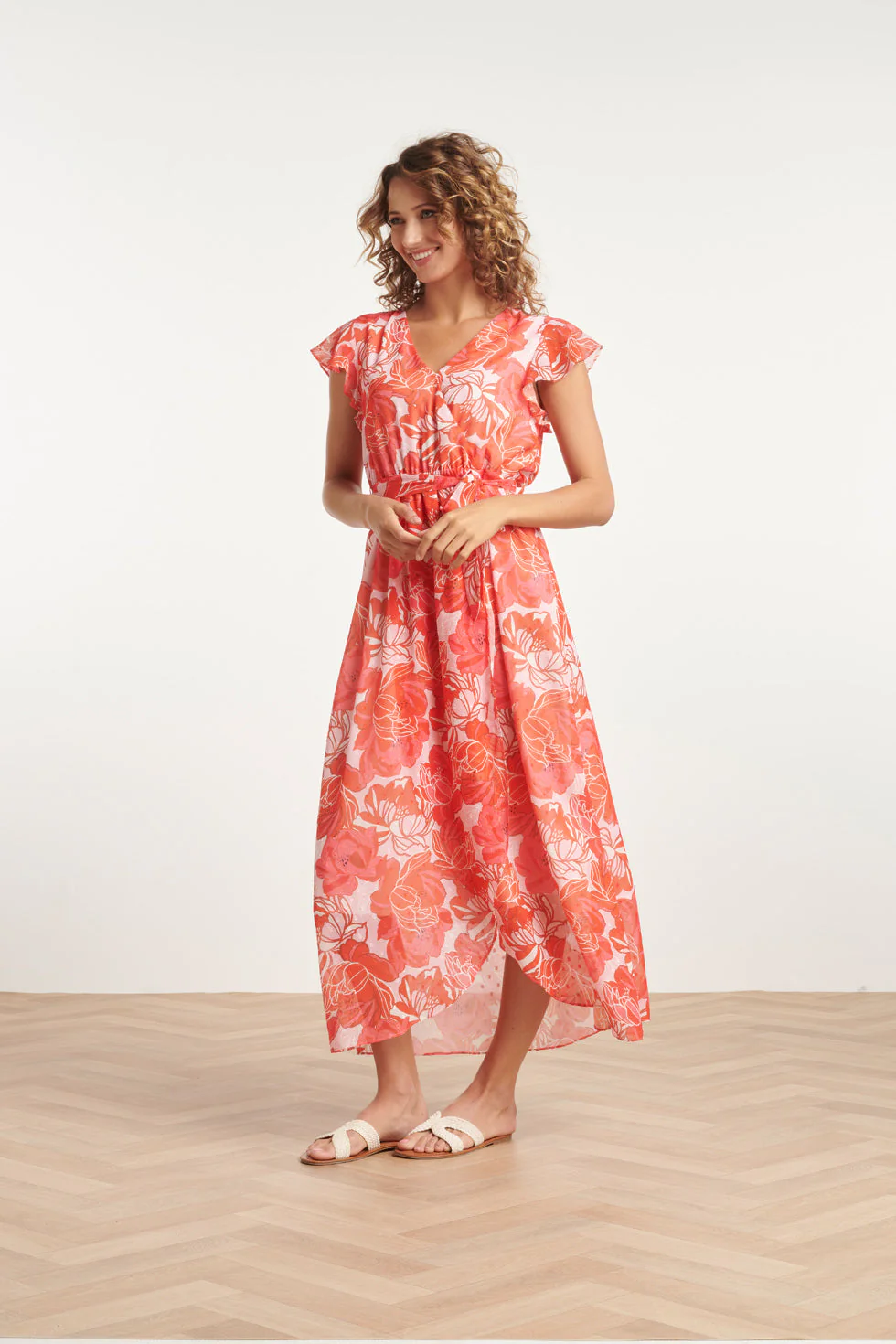 24008 Bloemenpracht Chiffon Jurk Met Ruchesceintuur | Pink - Red