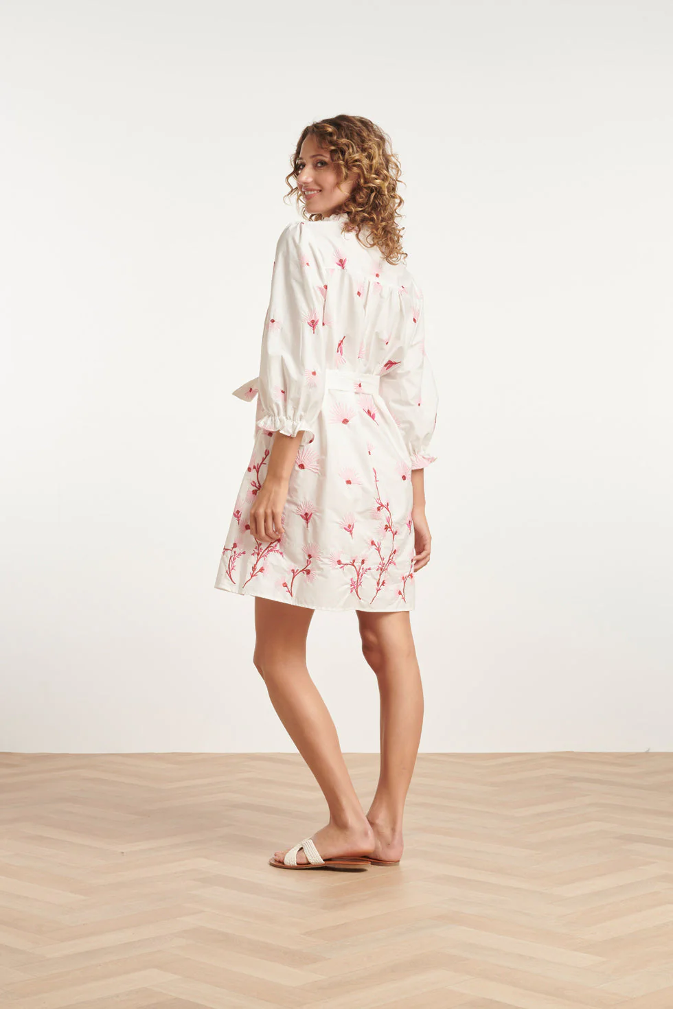 24081 Geborduurde Te Jurk Met  Bloemmotief | White - Pink - Image 5