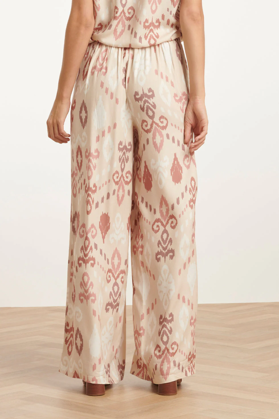 25044 Flowy Aztec Print Broeknude  Tinten | Sand - Muticolour - Image 6