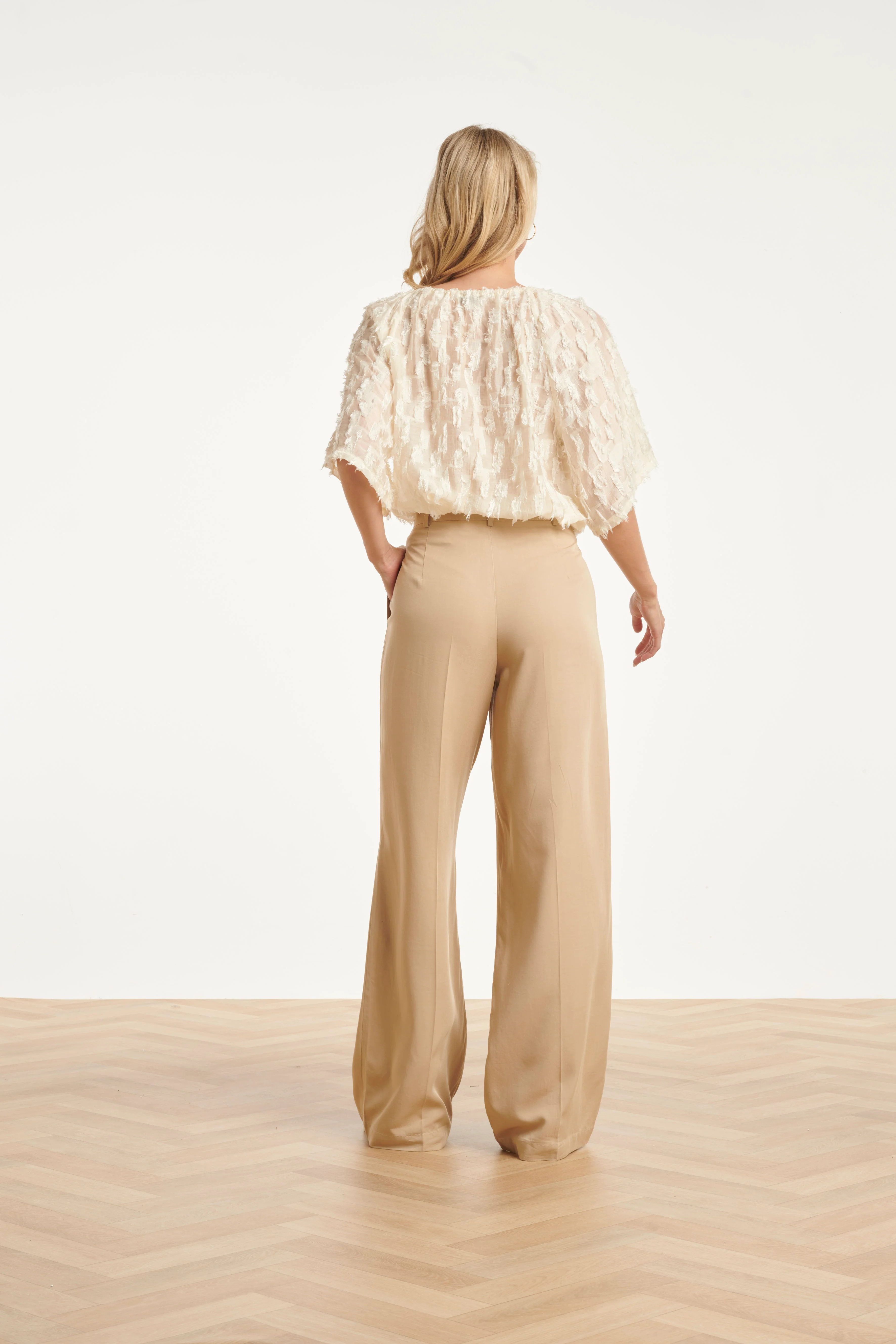 Crème Top Met Transparante Fringe Structuurstof | Off White - Image 11