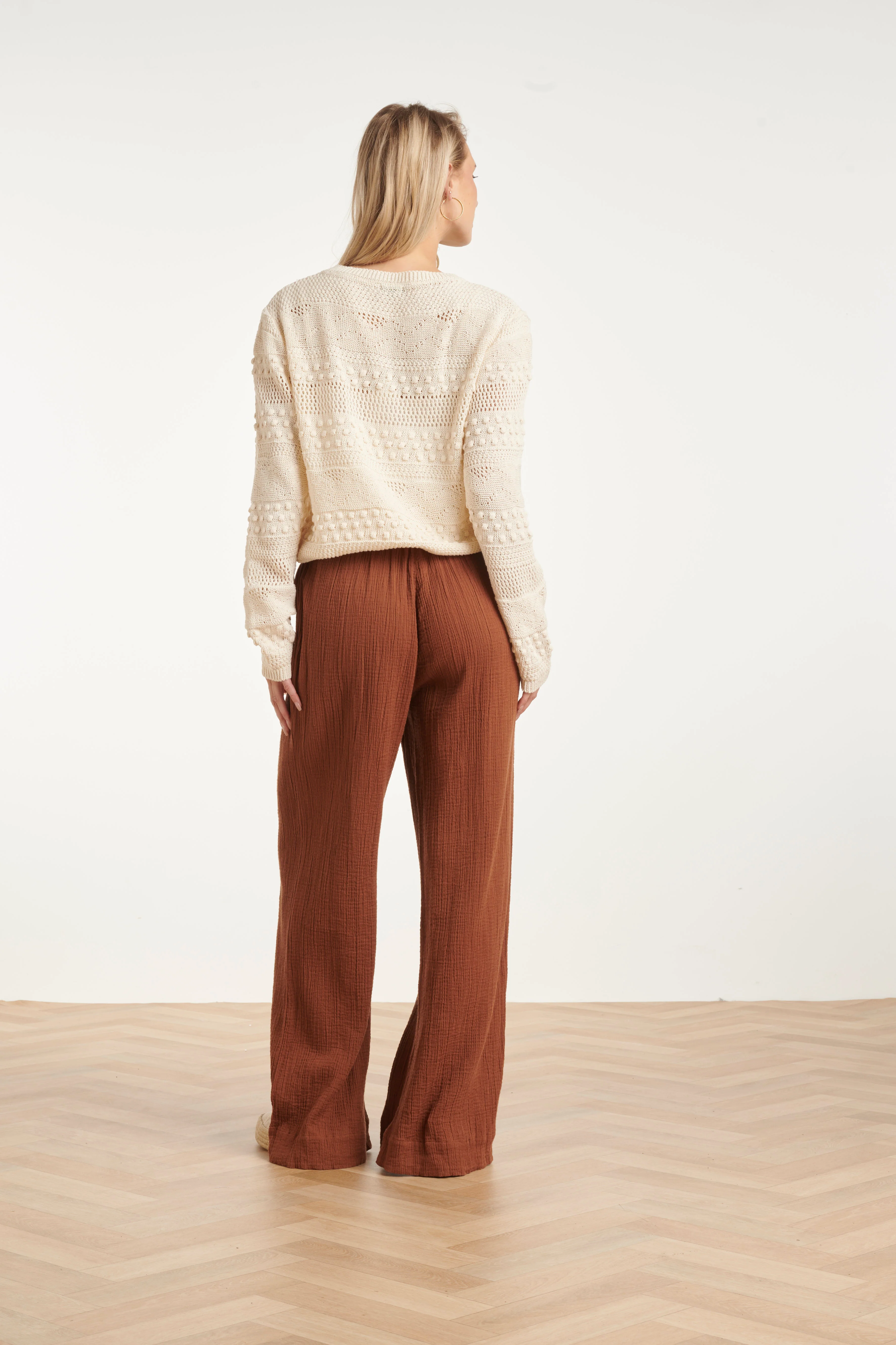 Gebreide Trui Met Reliëfpatroon En Ronde Hals | Off White - Image 9