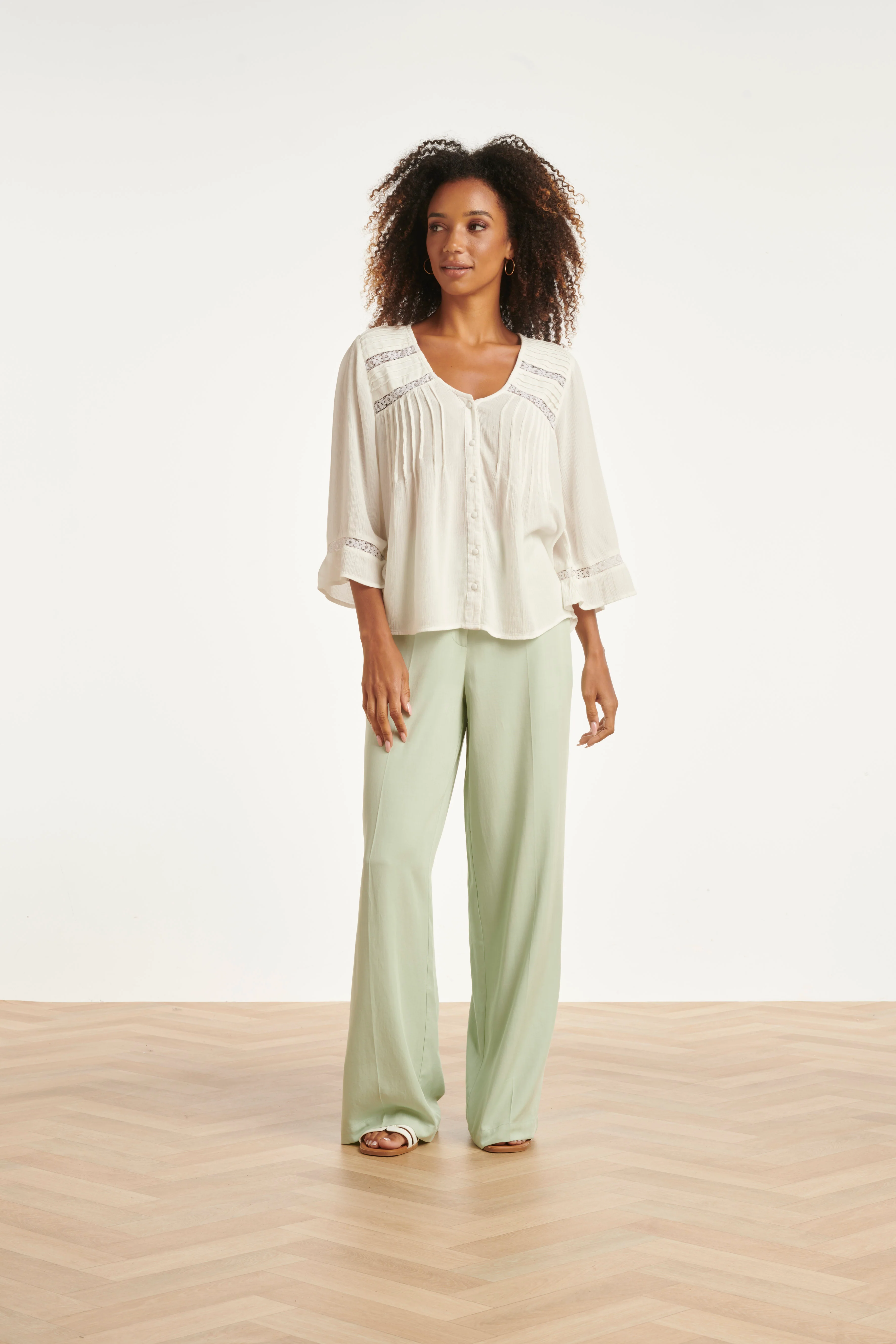 Gebroken Wit Blouse Met Kant En Fijne Details | Off White - Image 6