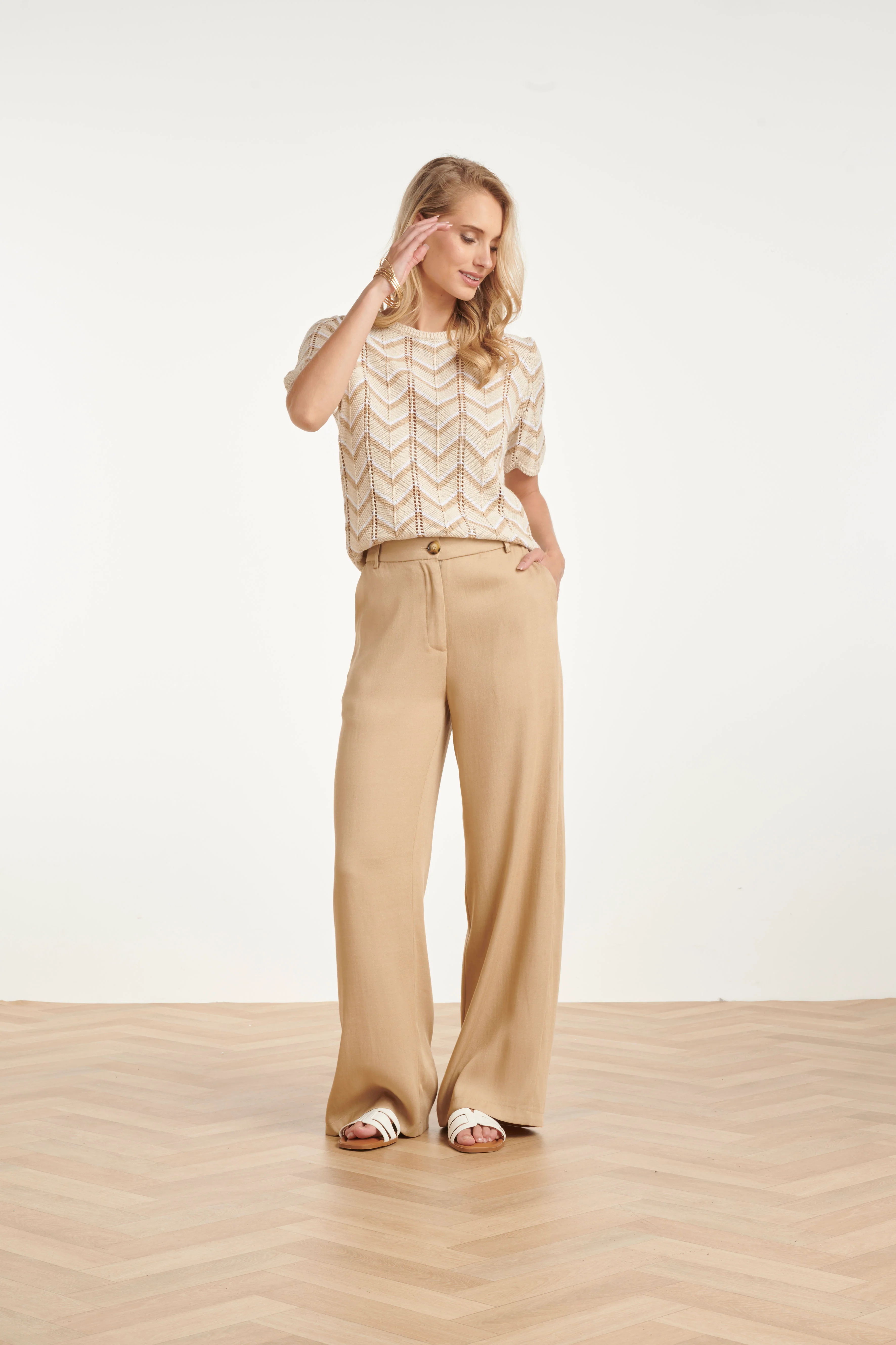 Luchtige Wide Leg Broek In Zandkleur – Stijlvolle Essentials | Dark Sand