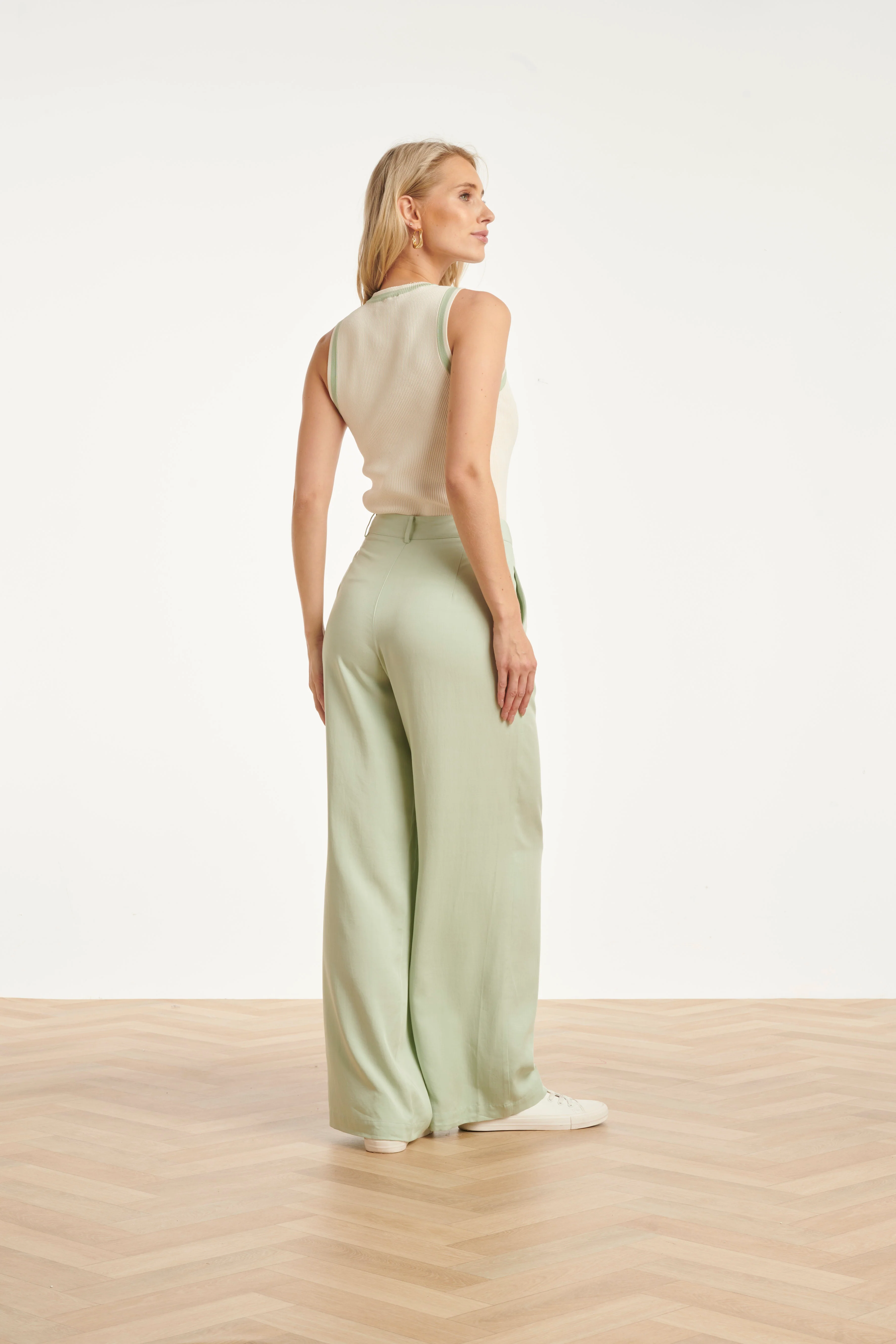 Mouwloze Rib Top Met Contrasterende Boorden | Off White - Soft Green - Image 9